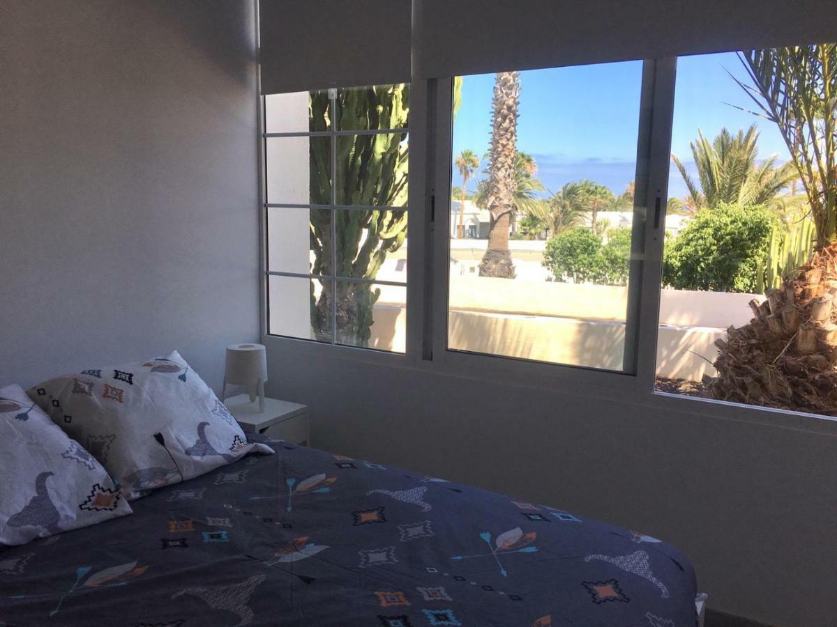 Luxury Estudio En Playa Roca A Primera Linea Del Mar Costa Teguise Exterior photo
